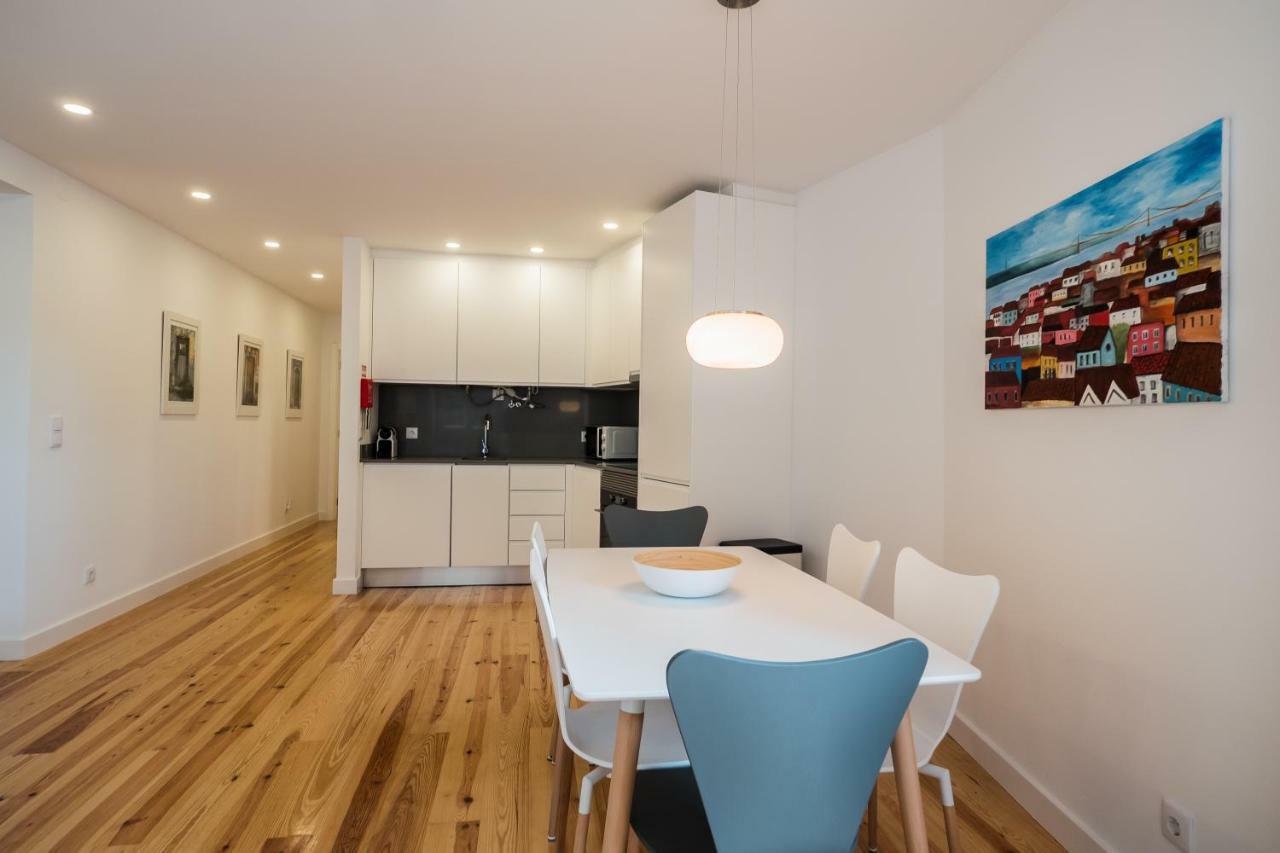 Sunshine House - Exclusive Apartment - Home By The Castle Lisbona Esterno foto