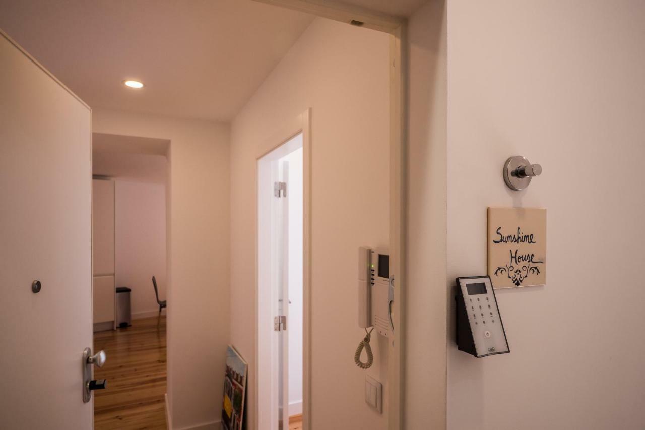 Sunshine House - Exclusive Apartment - Home By The Castle Lisbona Esterno foto