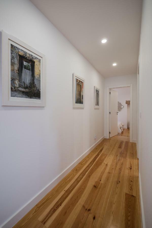 Sunshine House - Exclusive Apartment - Home By The Castle Lisbona Esterno foto
