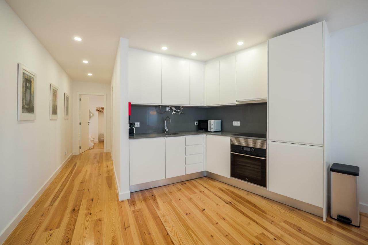 Sunshine House - Exclusive Apartment - Home By The Castle Lisbona Esterno foto