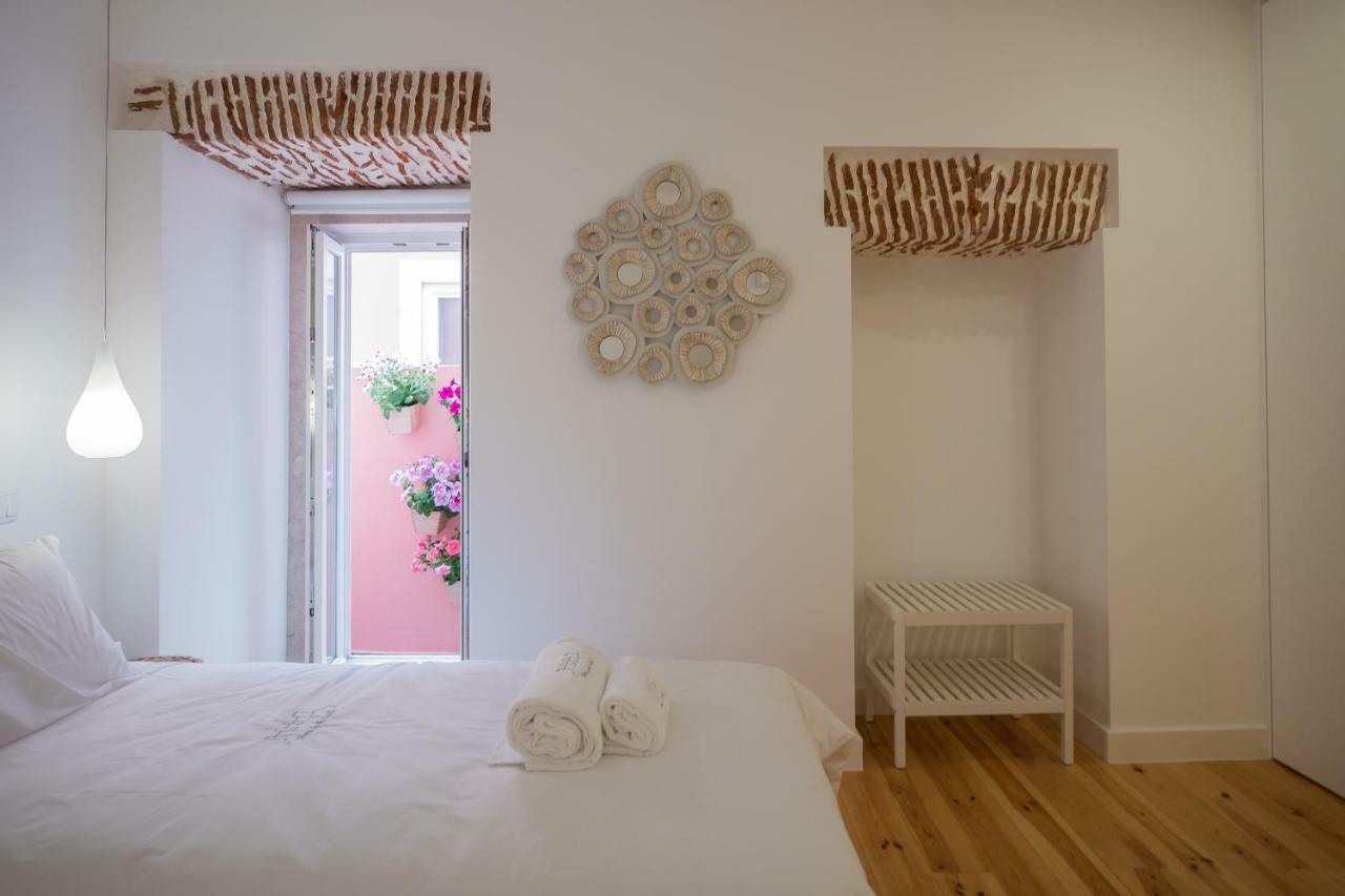 Sunshine House - Exclusive Apartment - Home By The Castle Lisbona Esterno foto
